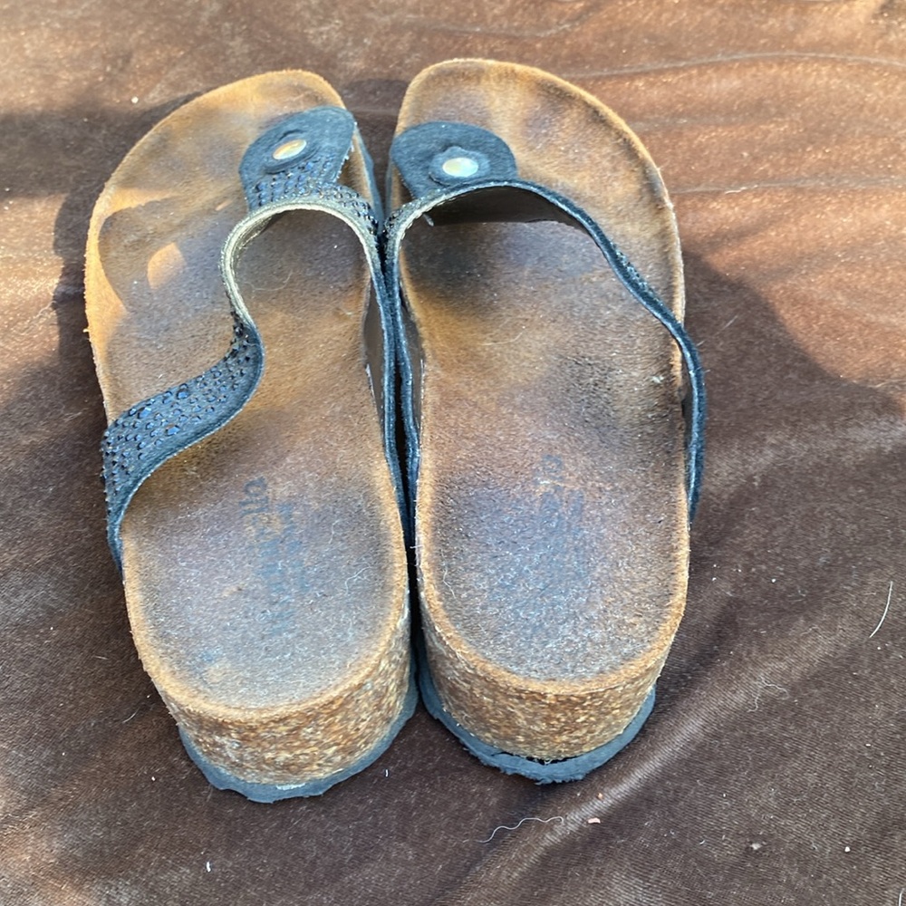 Sandals - Picture 2 of 4